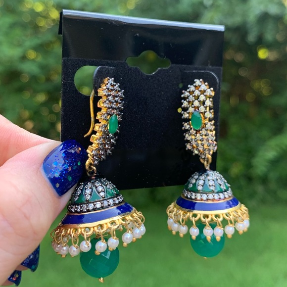 Bell Shape Rhinestone & Pearl Fringe Shaker Earrings - Picture 4 of 12